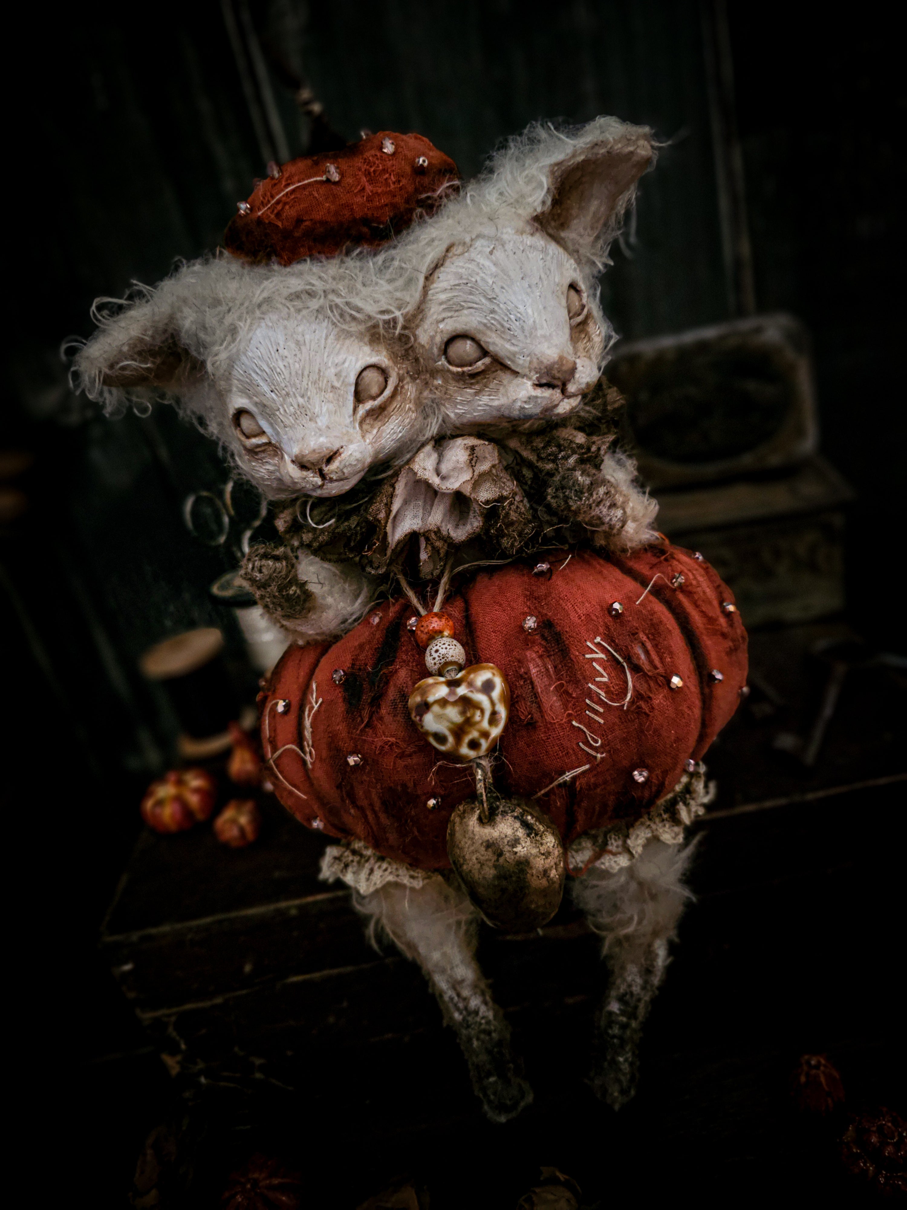 12.5" Pumpkin Siam Lamb
