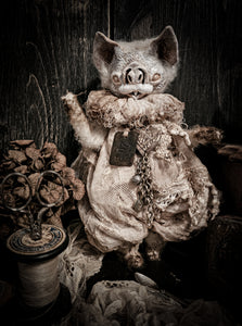 9" pale bat