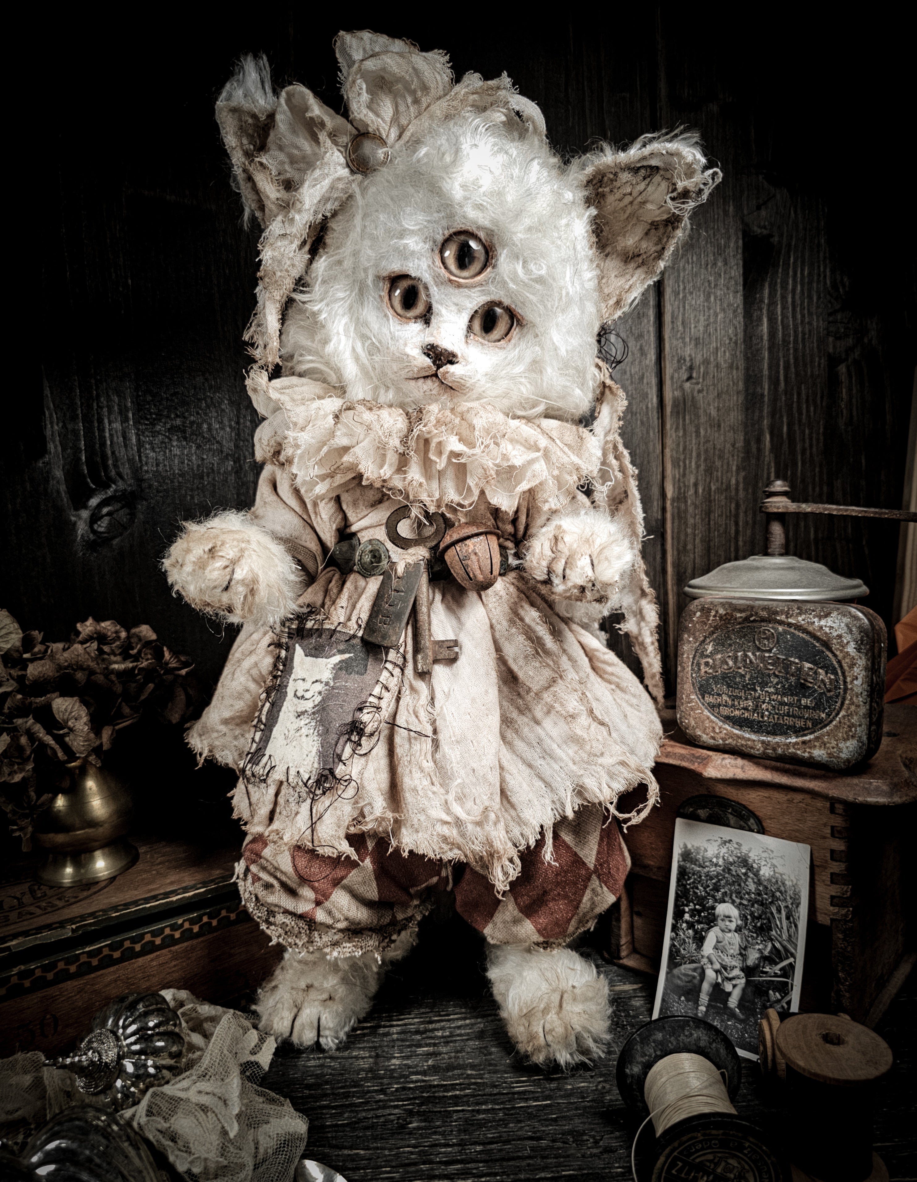 15.7" White Puffy Cat