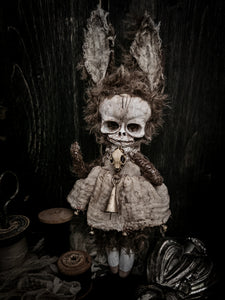 9" spooky hoppling