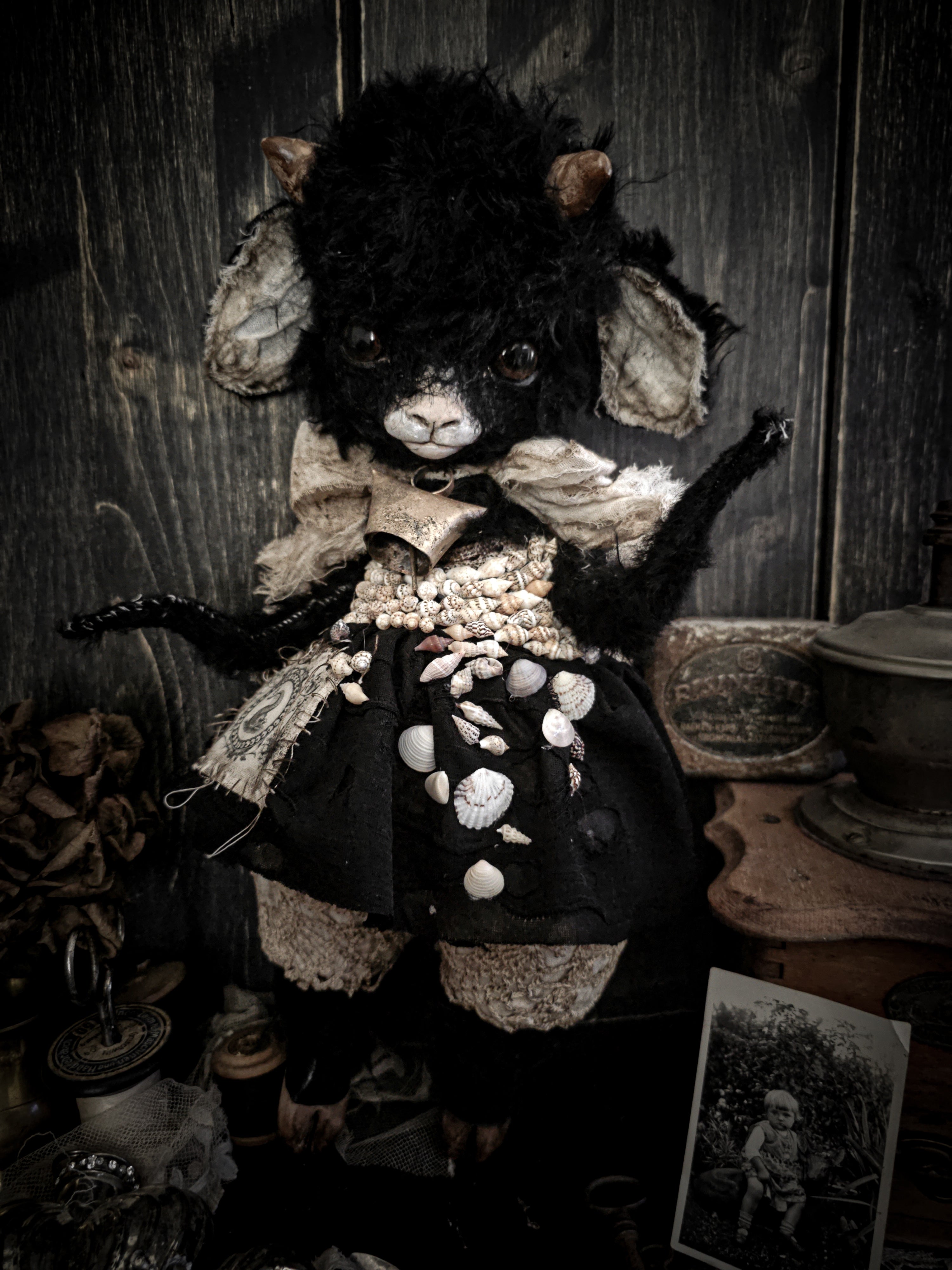 15" Black Lamb