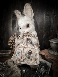 17.3" White Rabbit