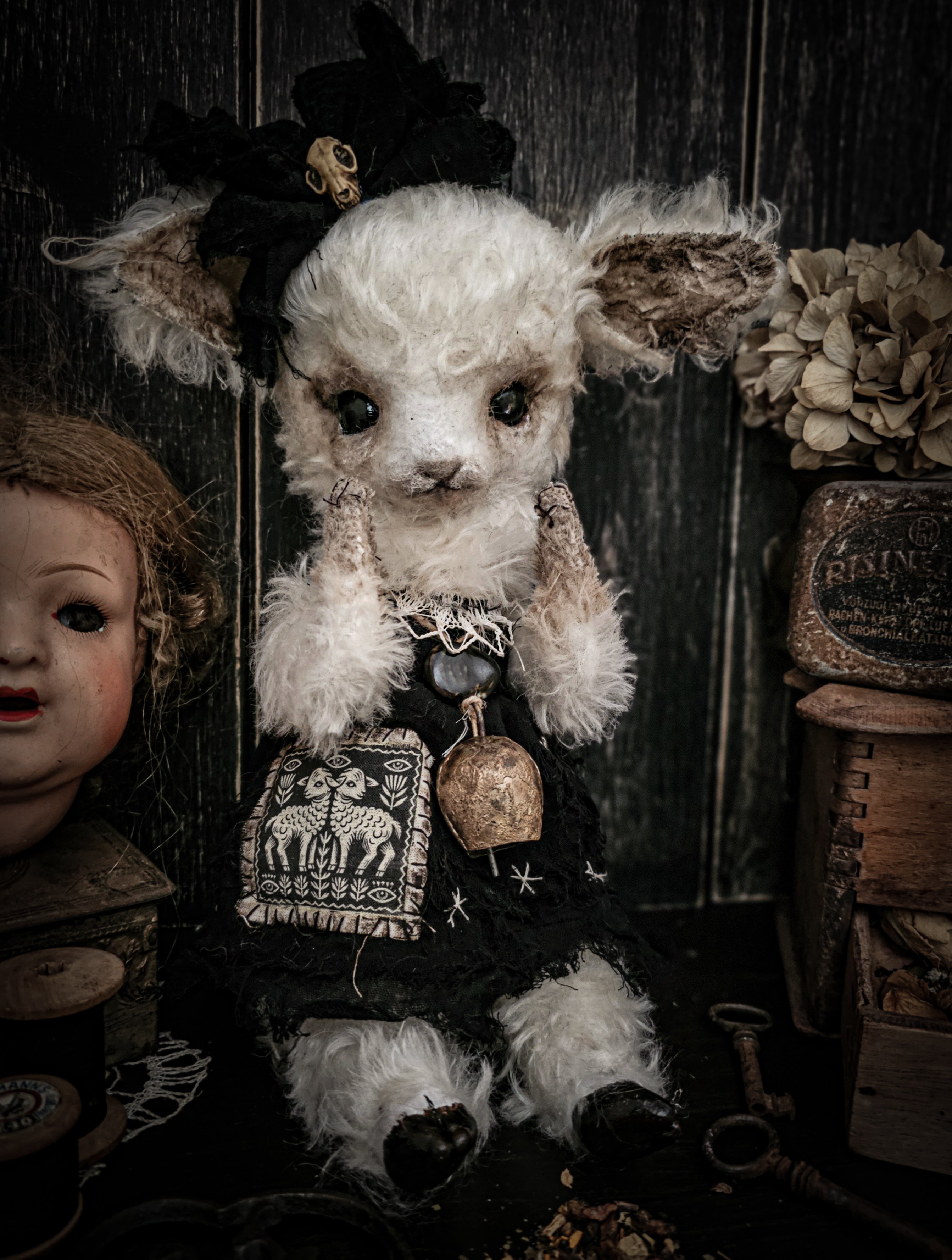 14.9" Lamb