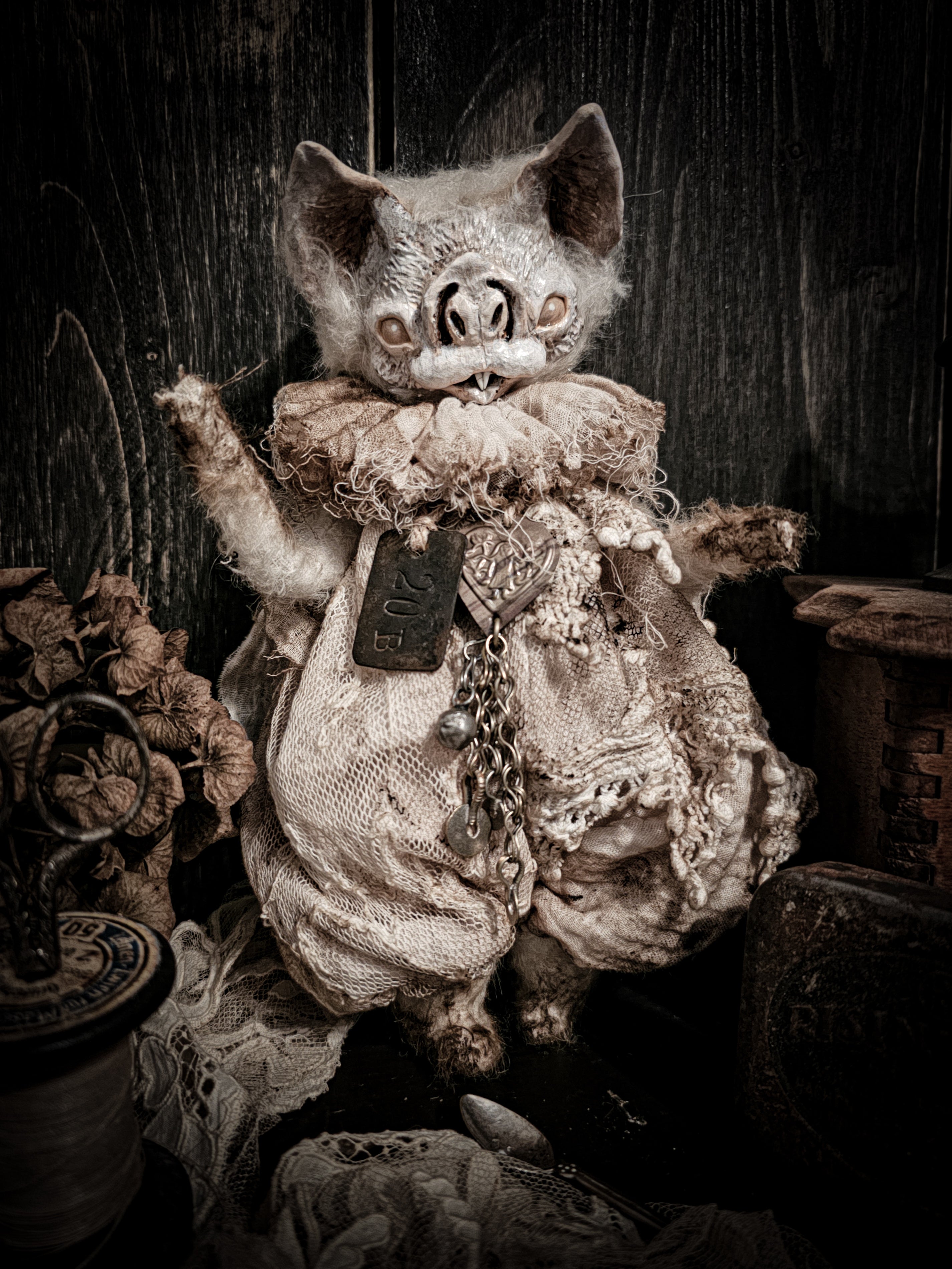 9" pale bat