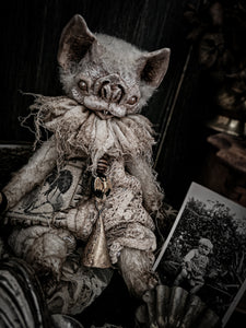 9" Pale Bat