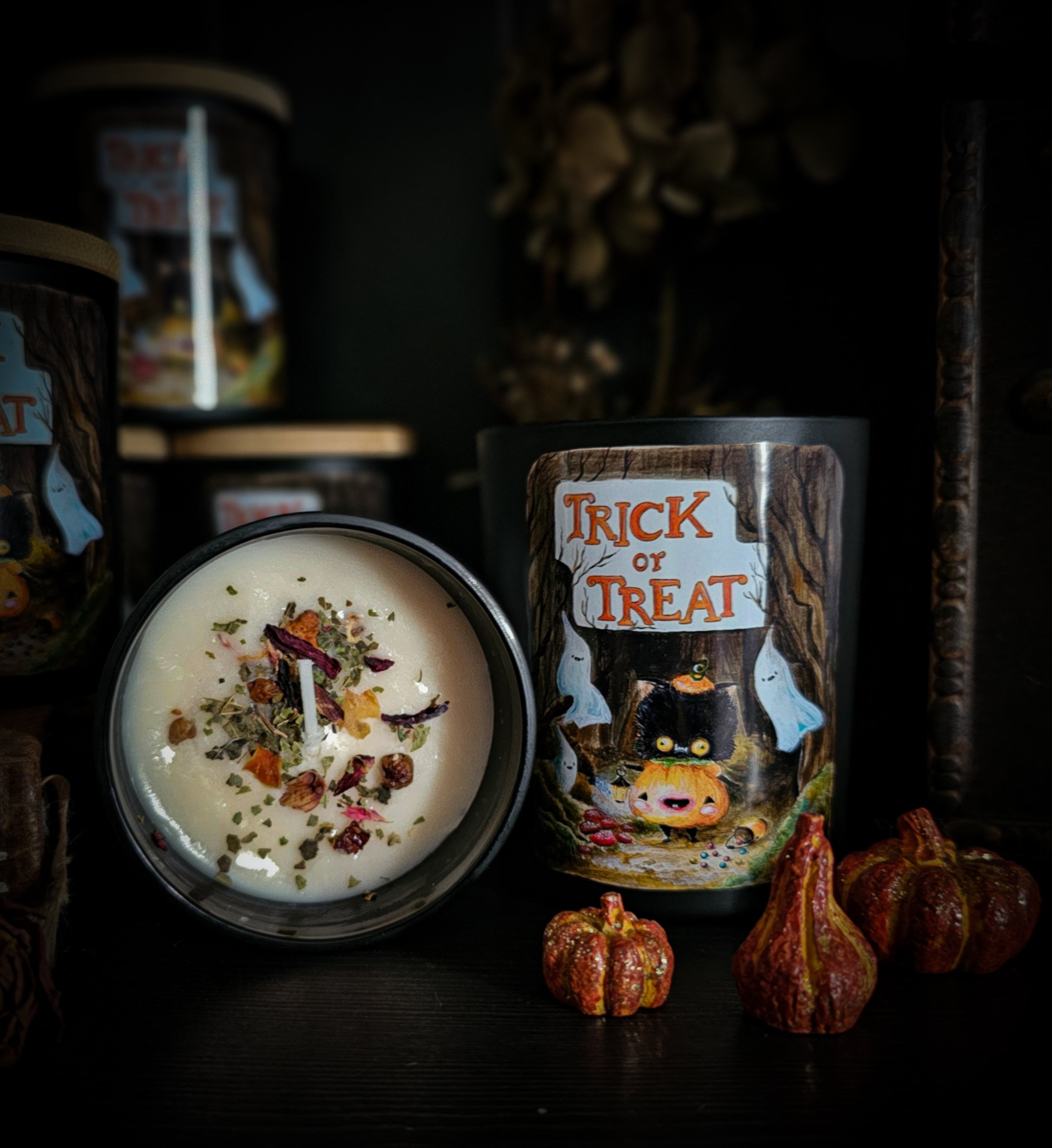 'Trick or Treat' scented candle