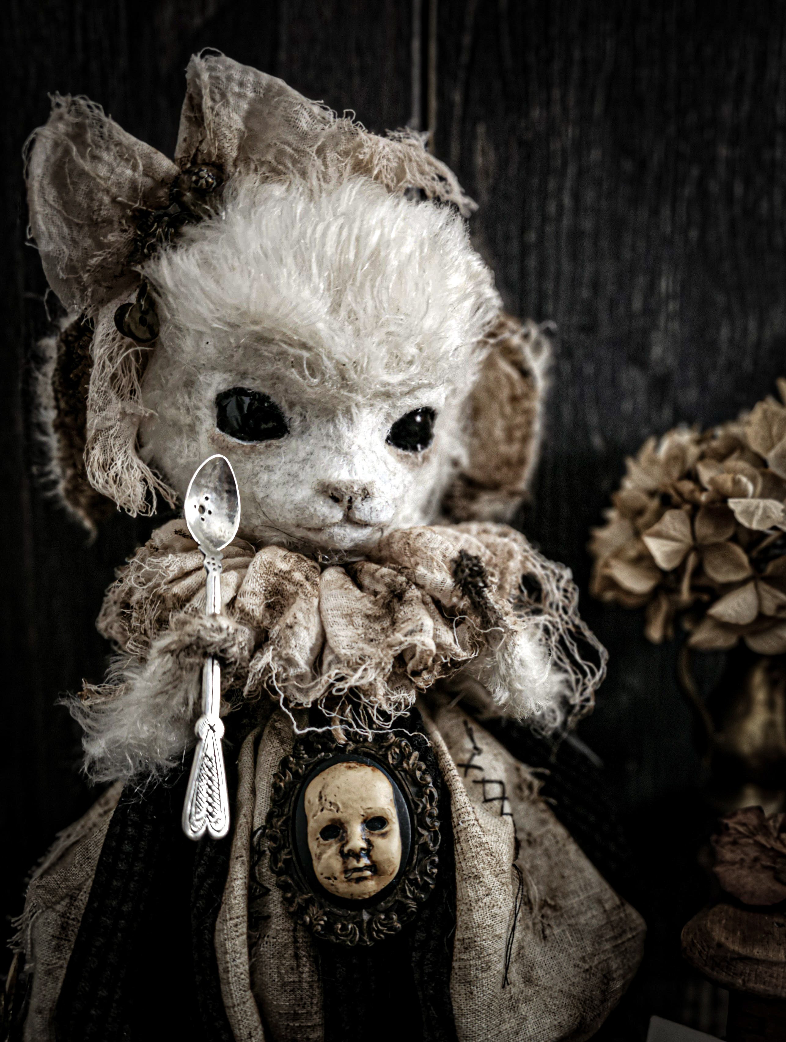 14.6" White Lamb