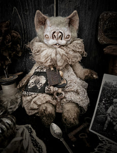 9" Cream Bat