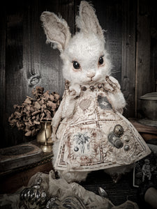 17.3" White Rabbit