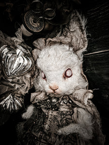 16.5" White Rabbit