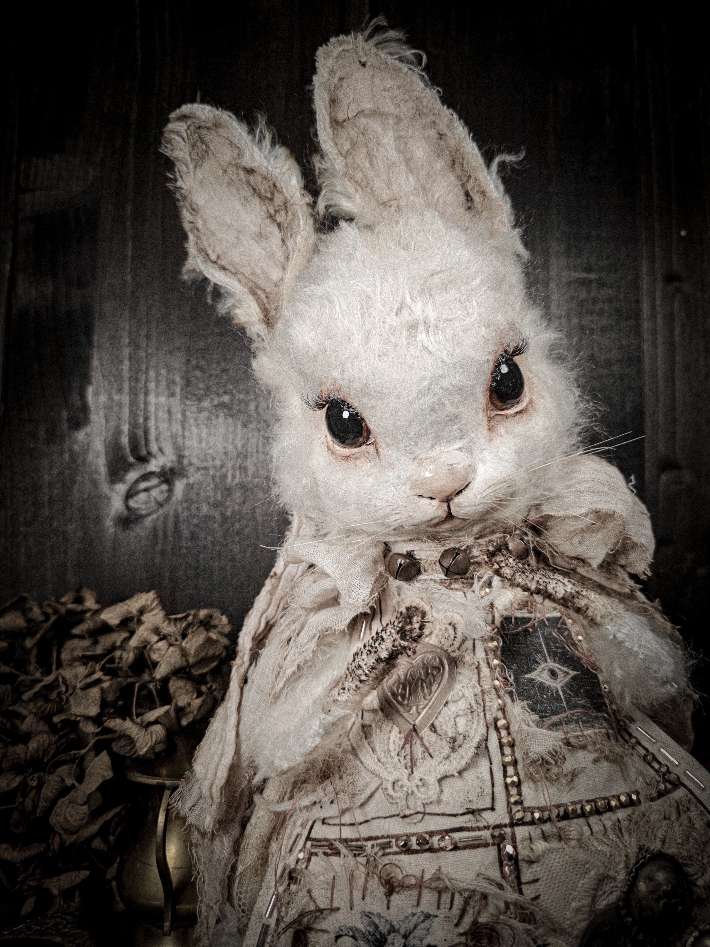 17.3" White Rabbit