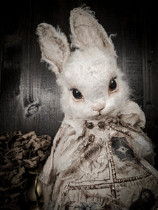 17.3" White Rabbit