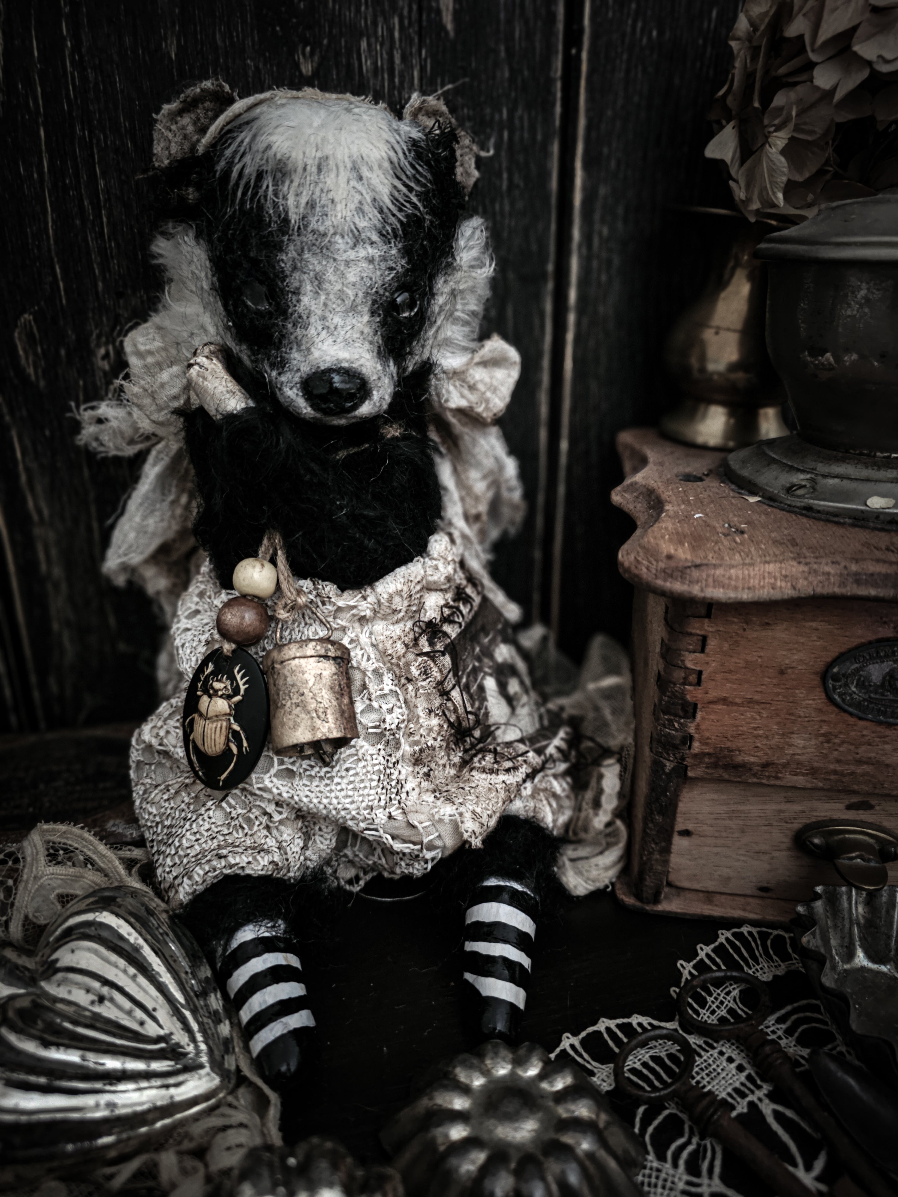 12.2" Badger