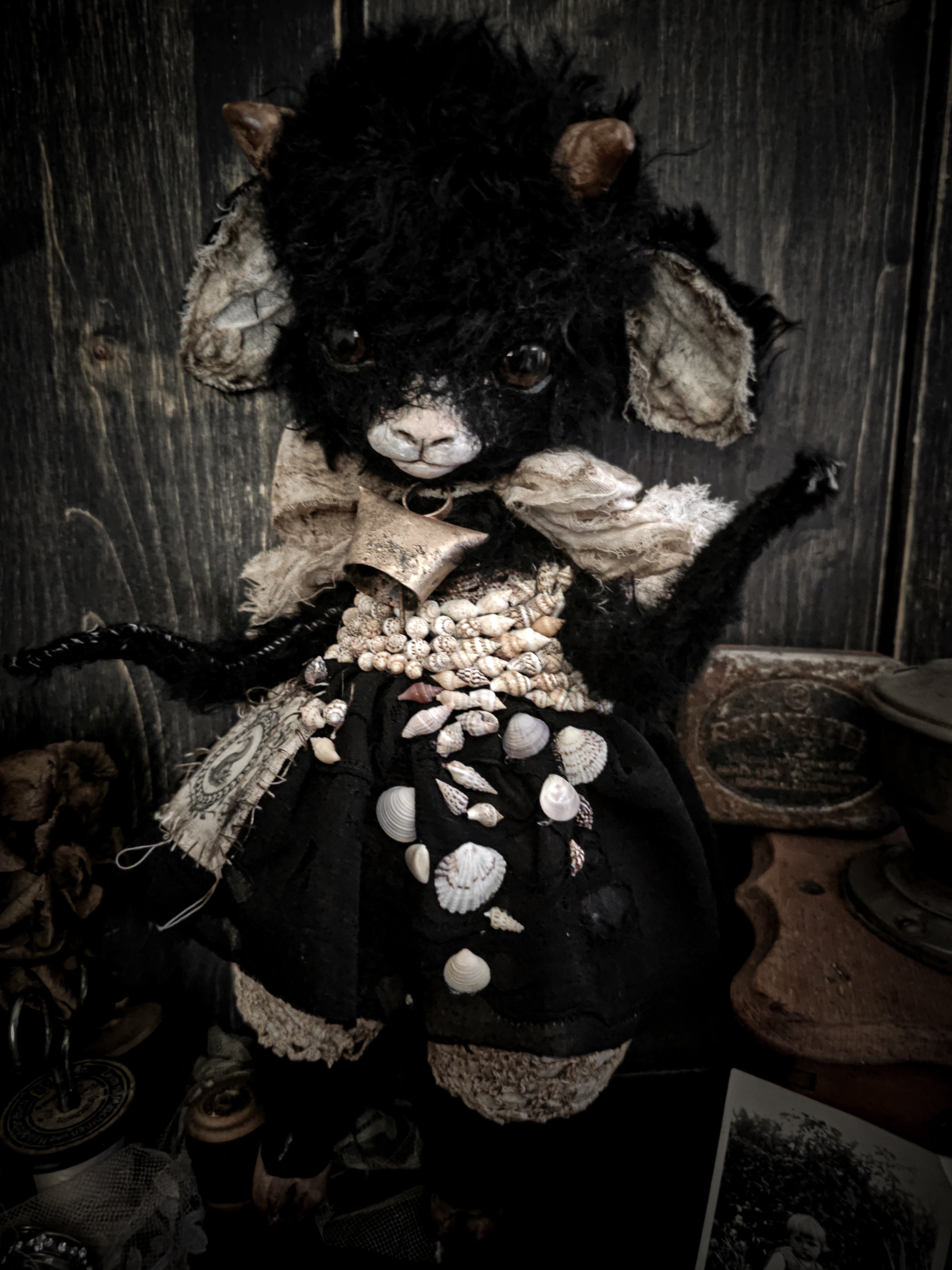 15" Black Lamb