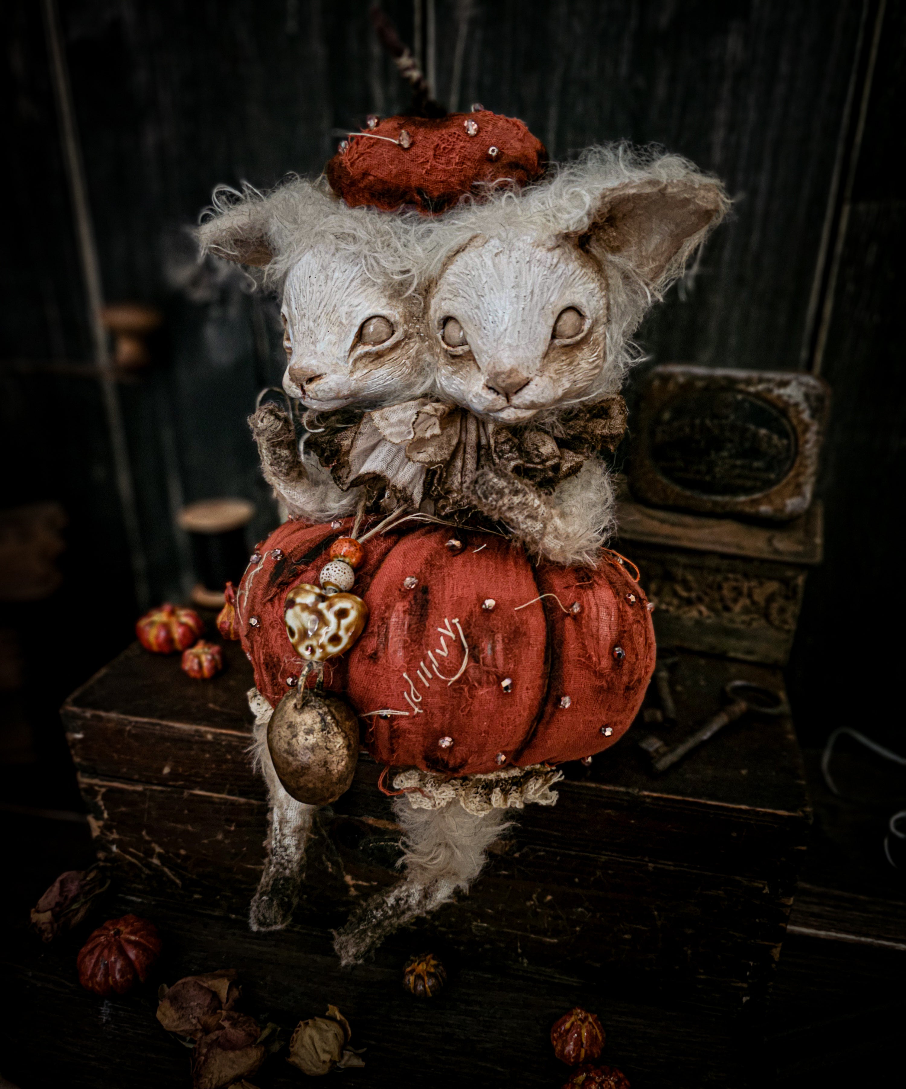 12.5" Pumpkin Siam Lamb