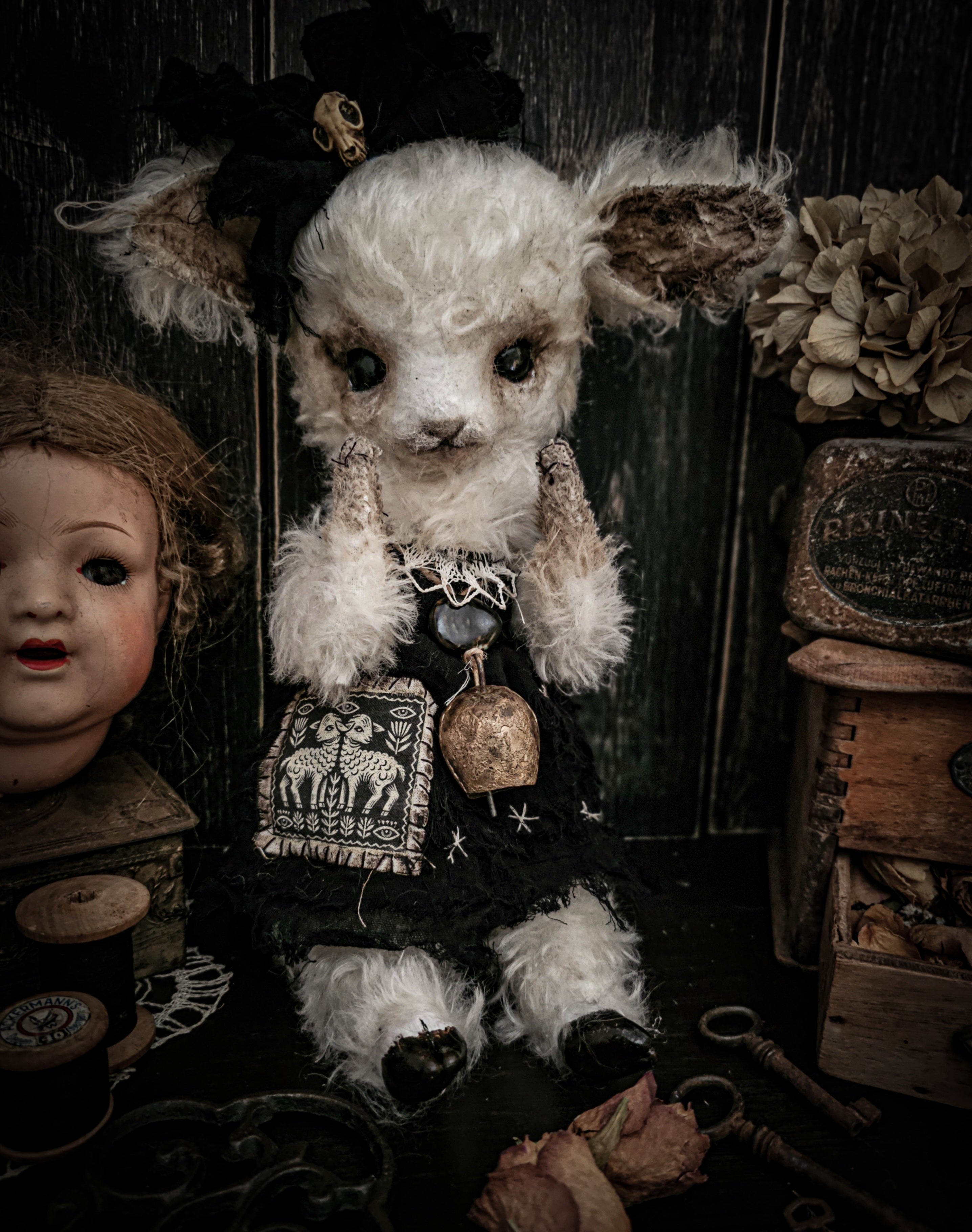 14.9" Lamb