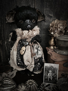 13.3" Grumpy Griffon