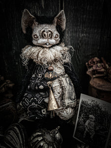9" Black Bat