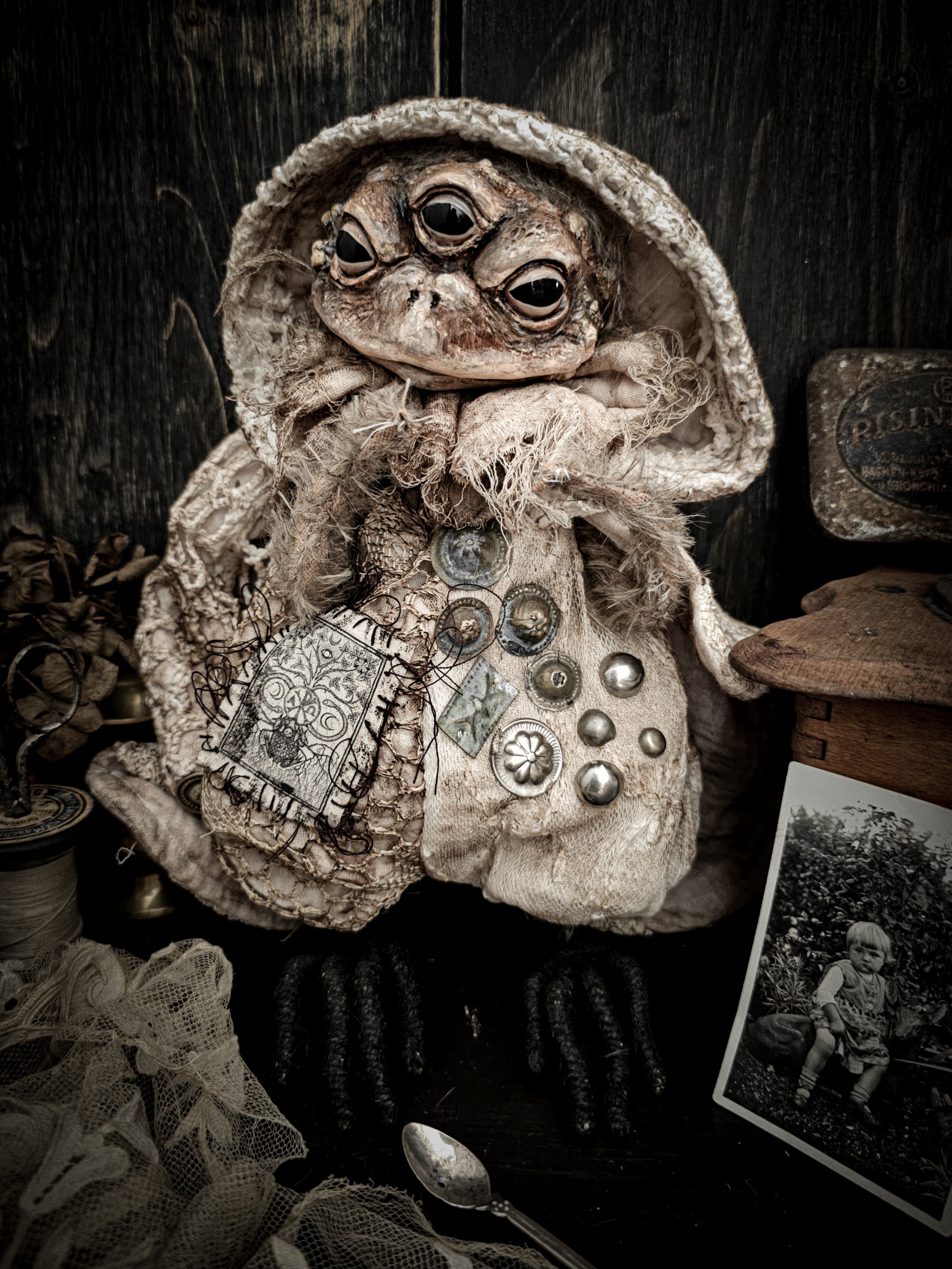 10" Three Eyed Toad
