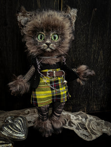 11.8" Kitty