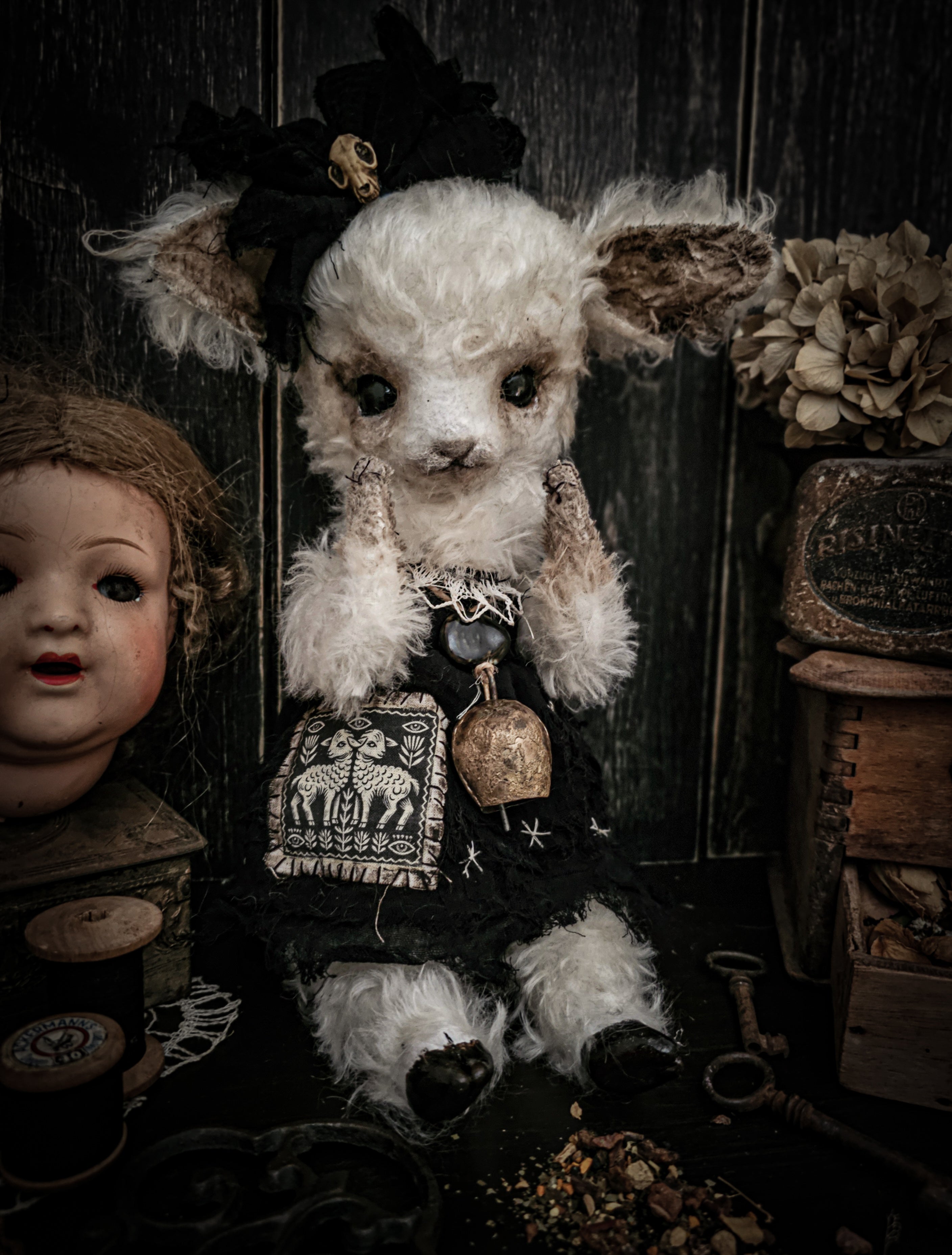 14.9" Lamb
