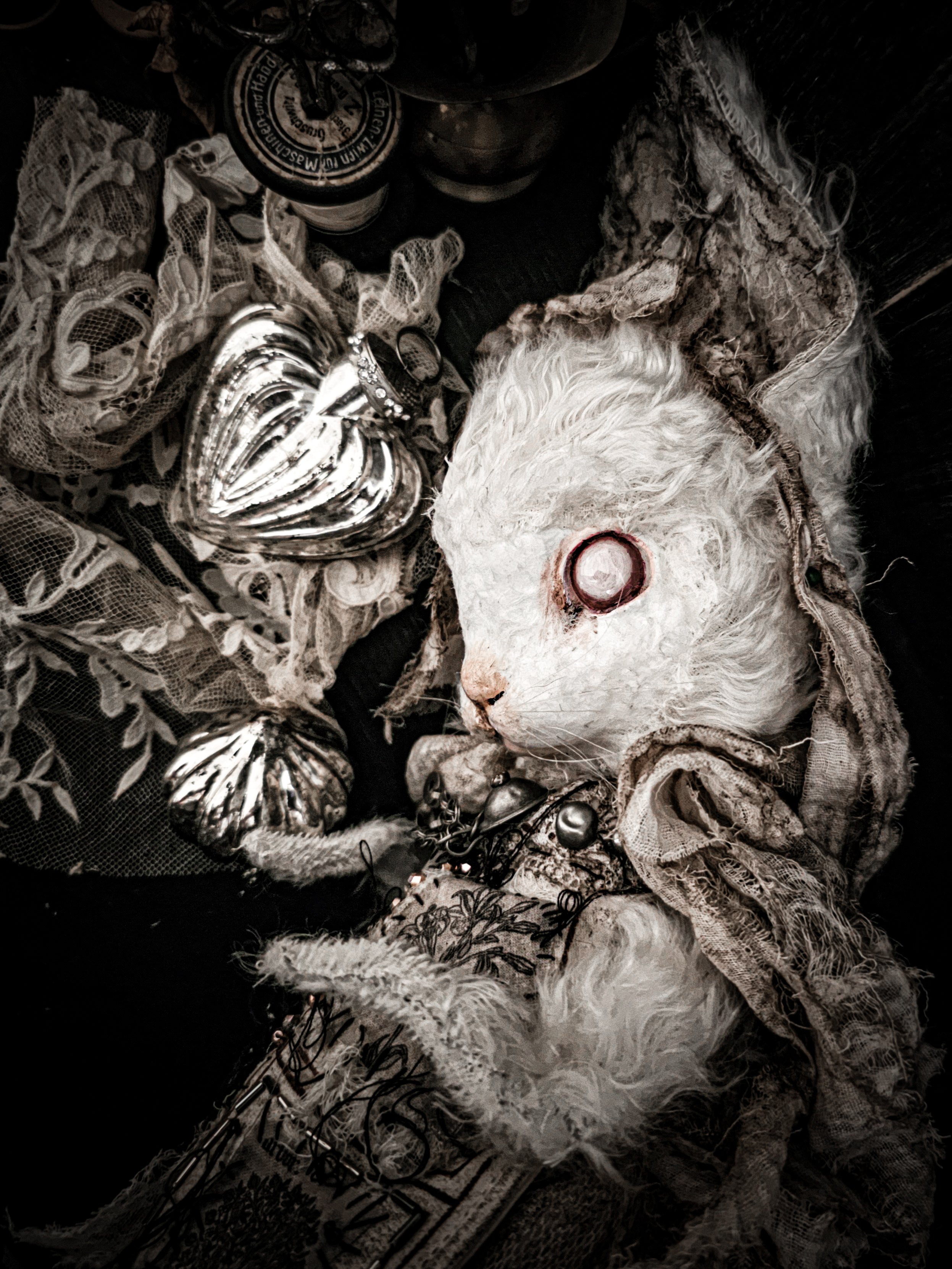 16.5" White Rabbit