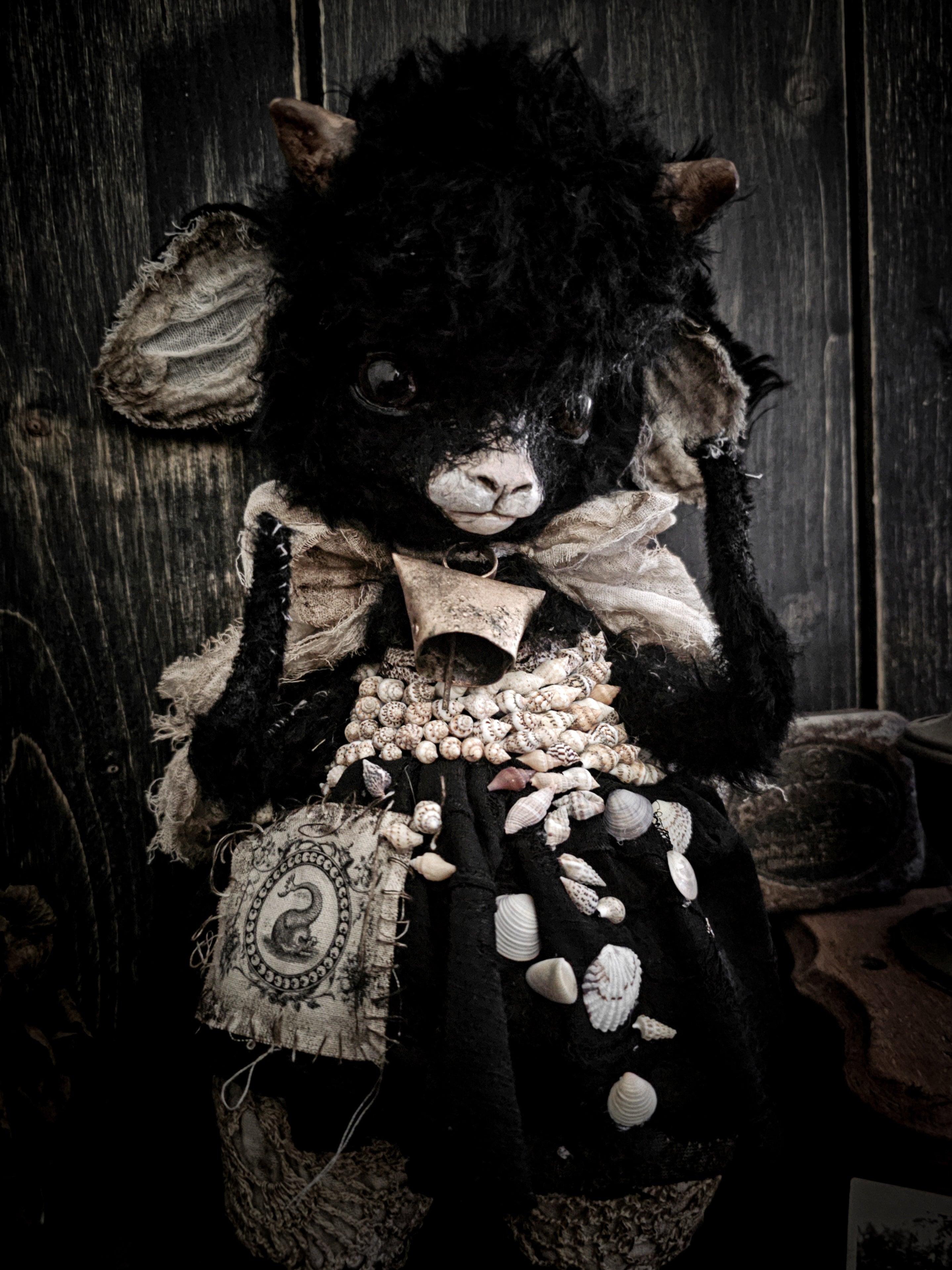 15" Black Lamb