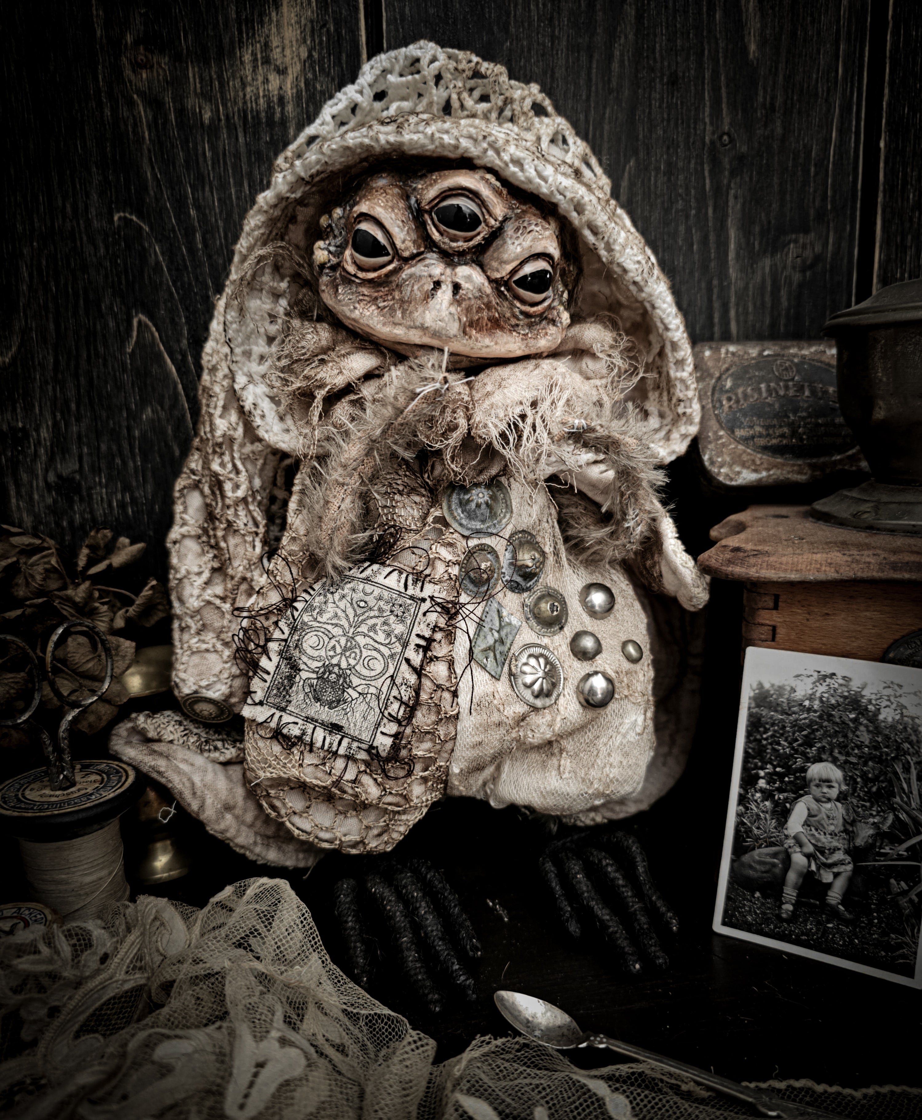 10" Three Eyed Toad
