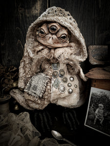 10" Three Eyed Toad