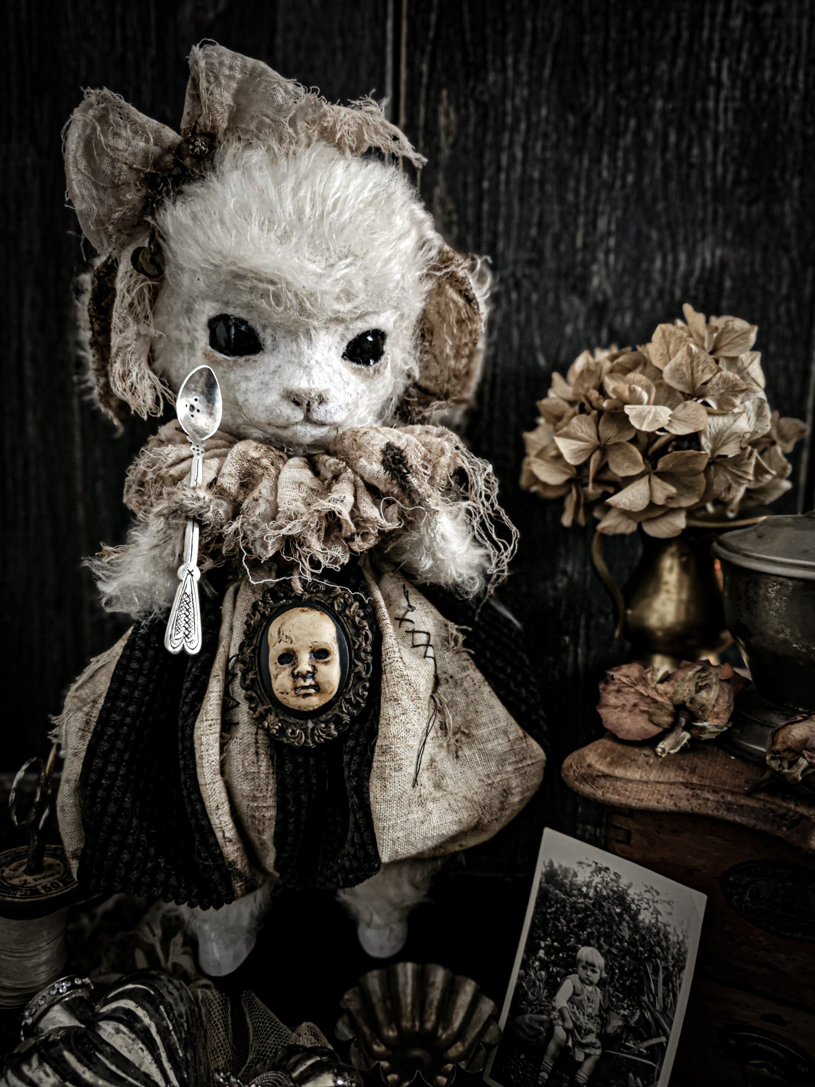14.6" White Lamb