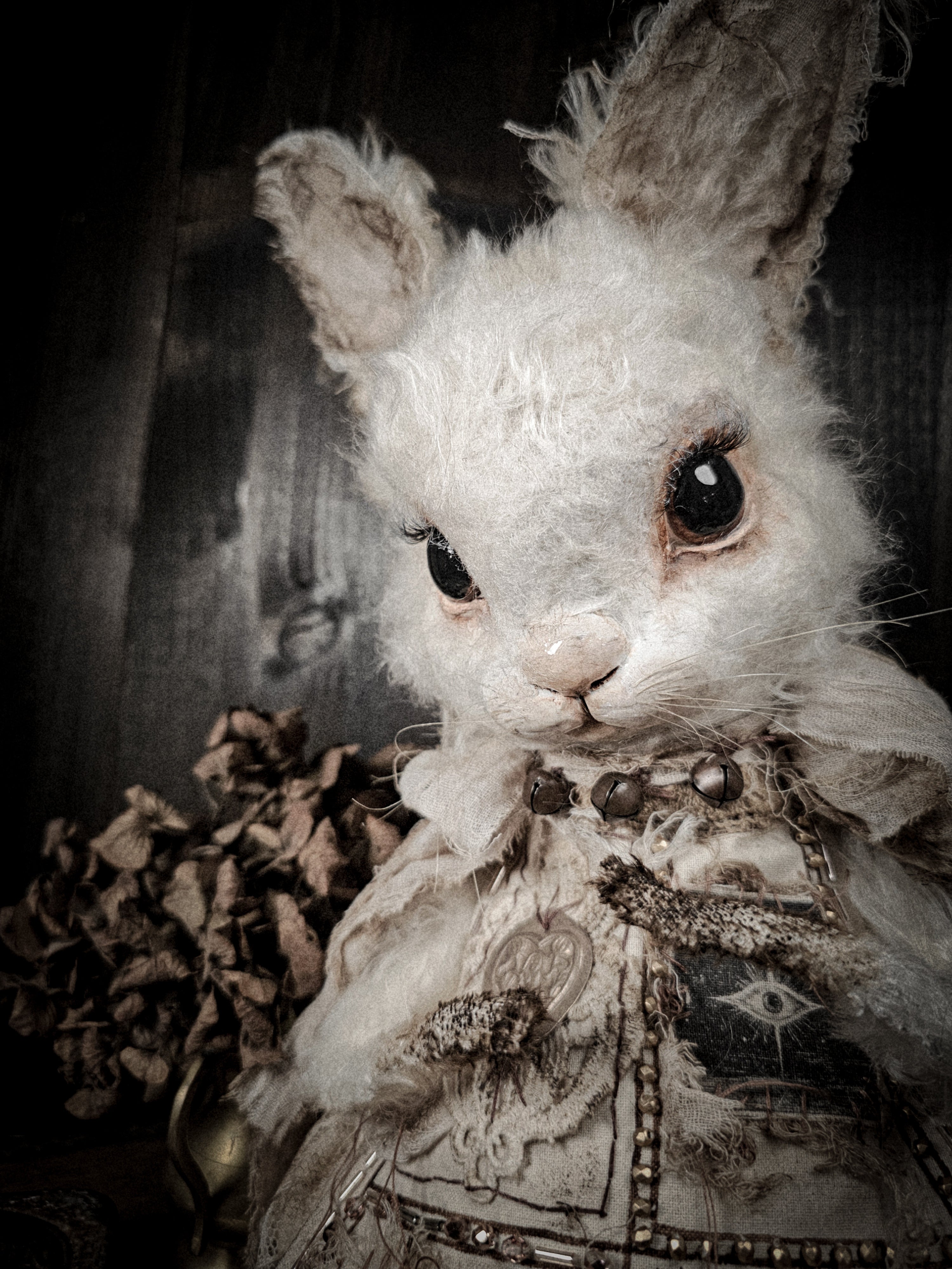 17.3" White Rabbit