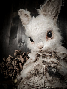 17.3" White Rabbit