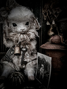 13.7" White Puffy Lamb