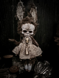 9" spooky hoppling