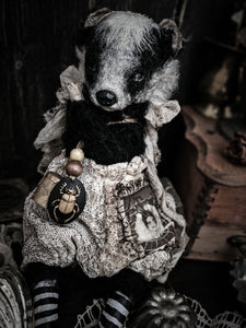 12.2" Badger