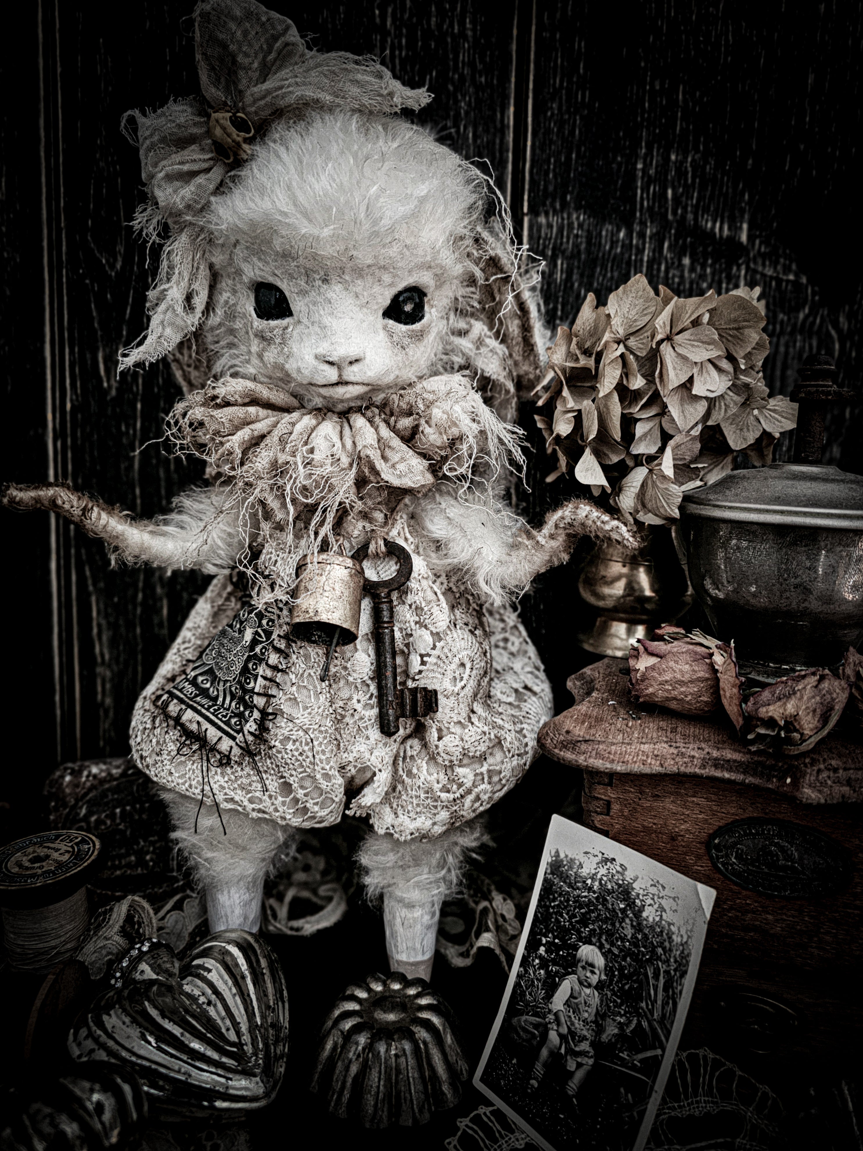 13.7" White Puffy Lamb