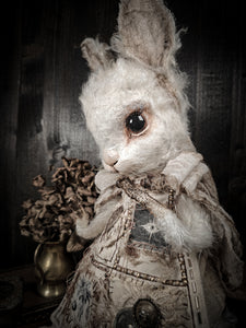 17.3" White Rabbit
