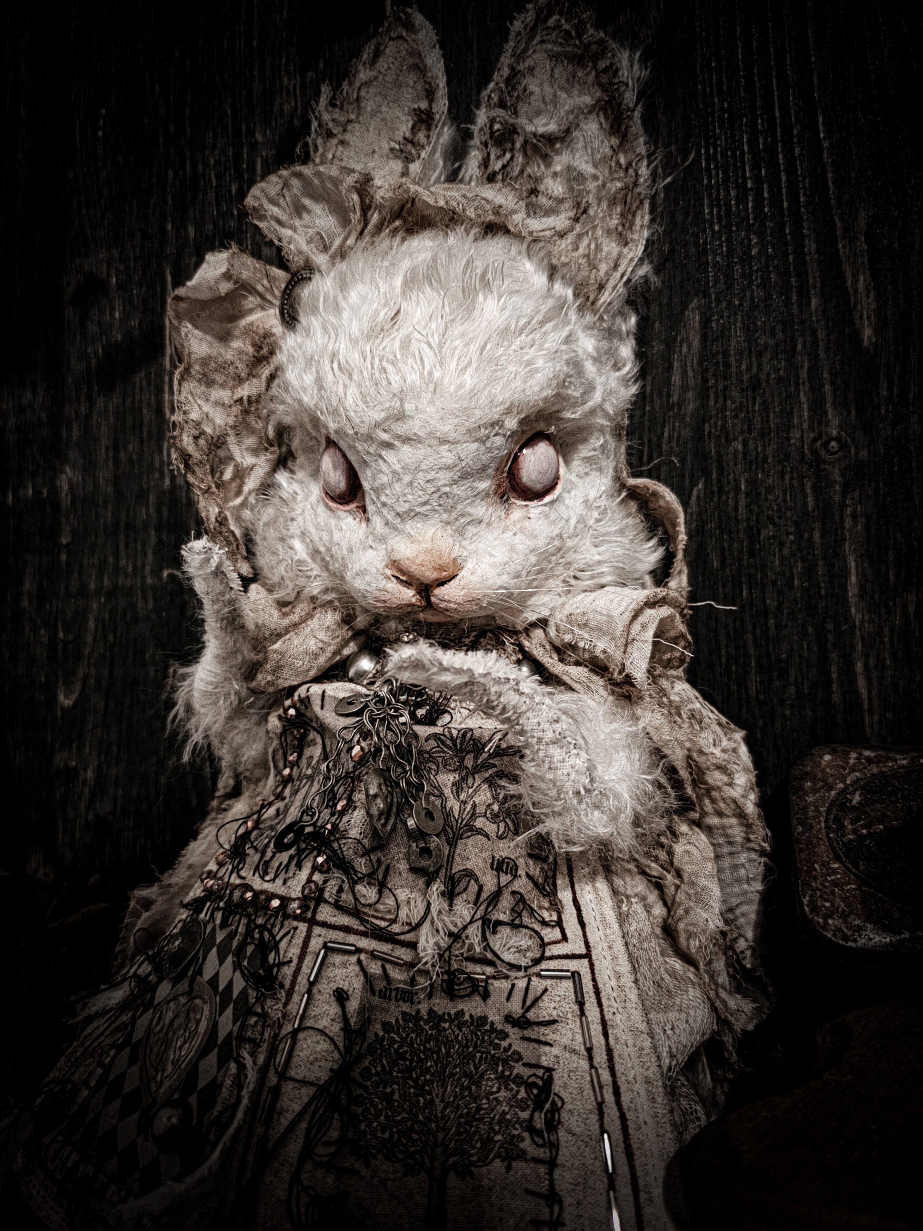 16.5" White Rabbit