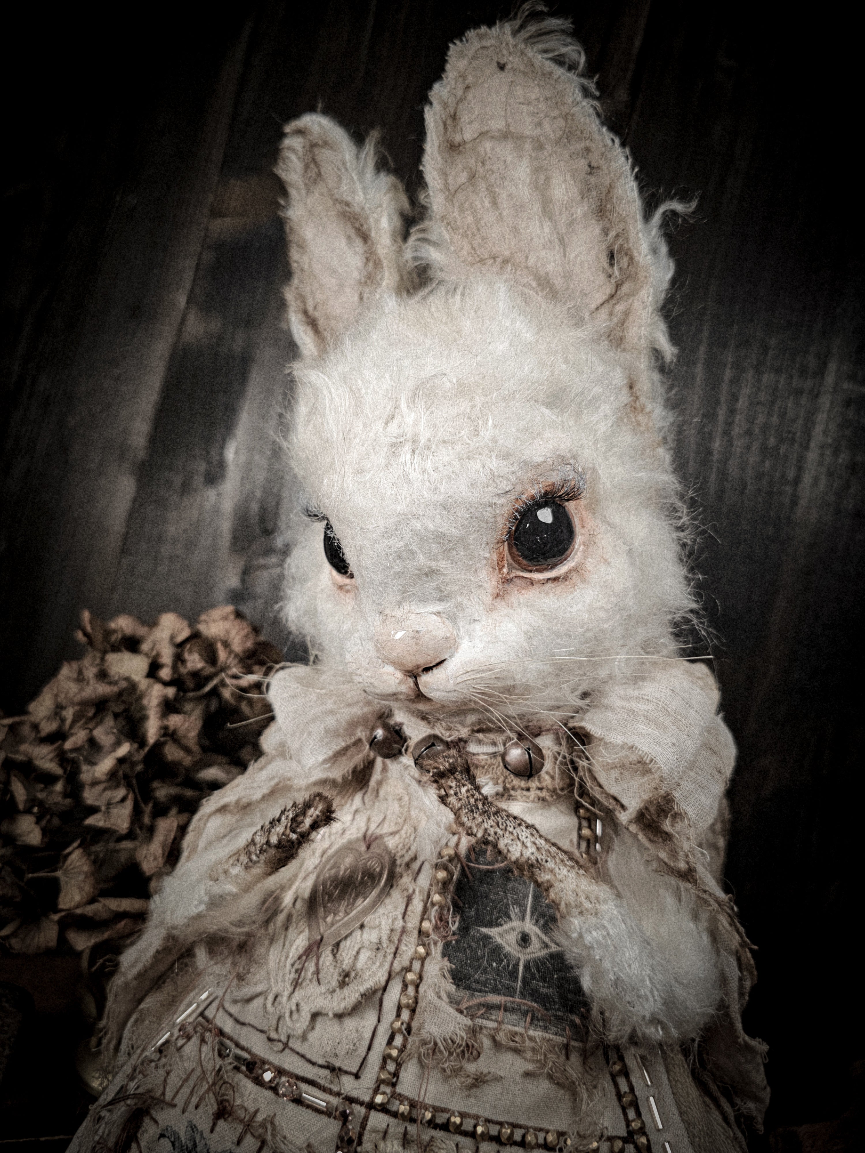 17.3" White Rabbit