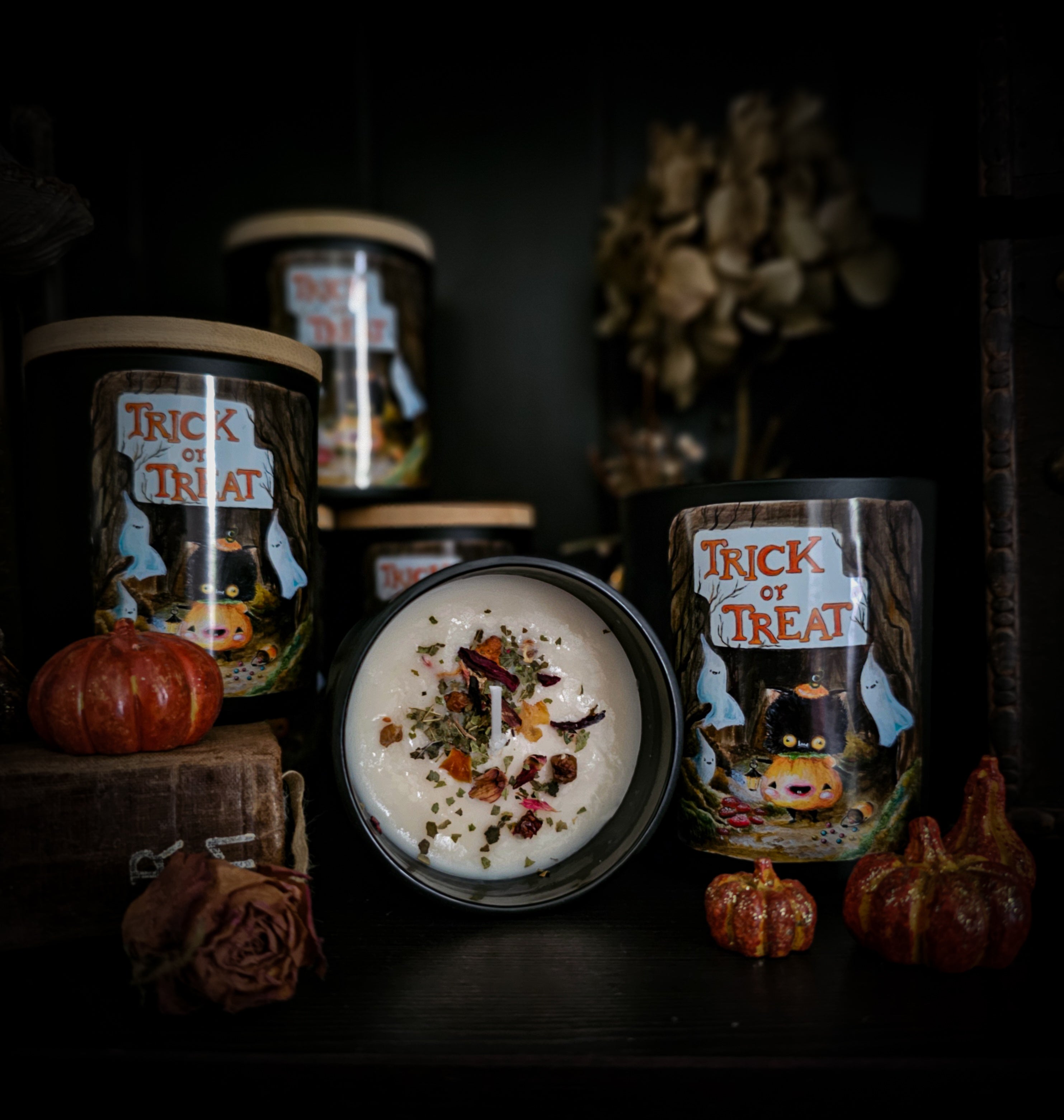 'Trick or Treat' scented candle