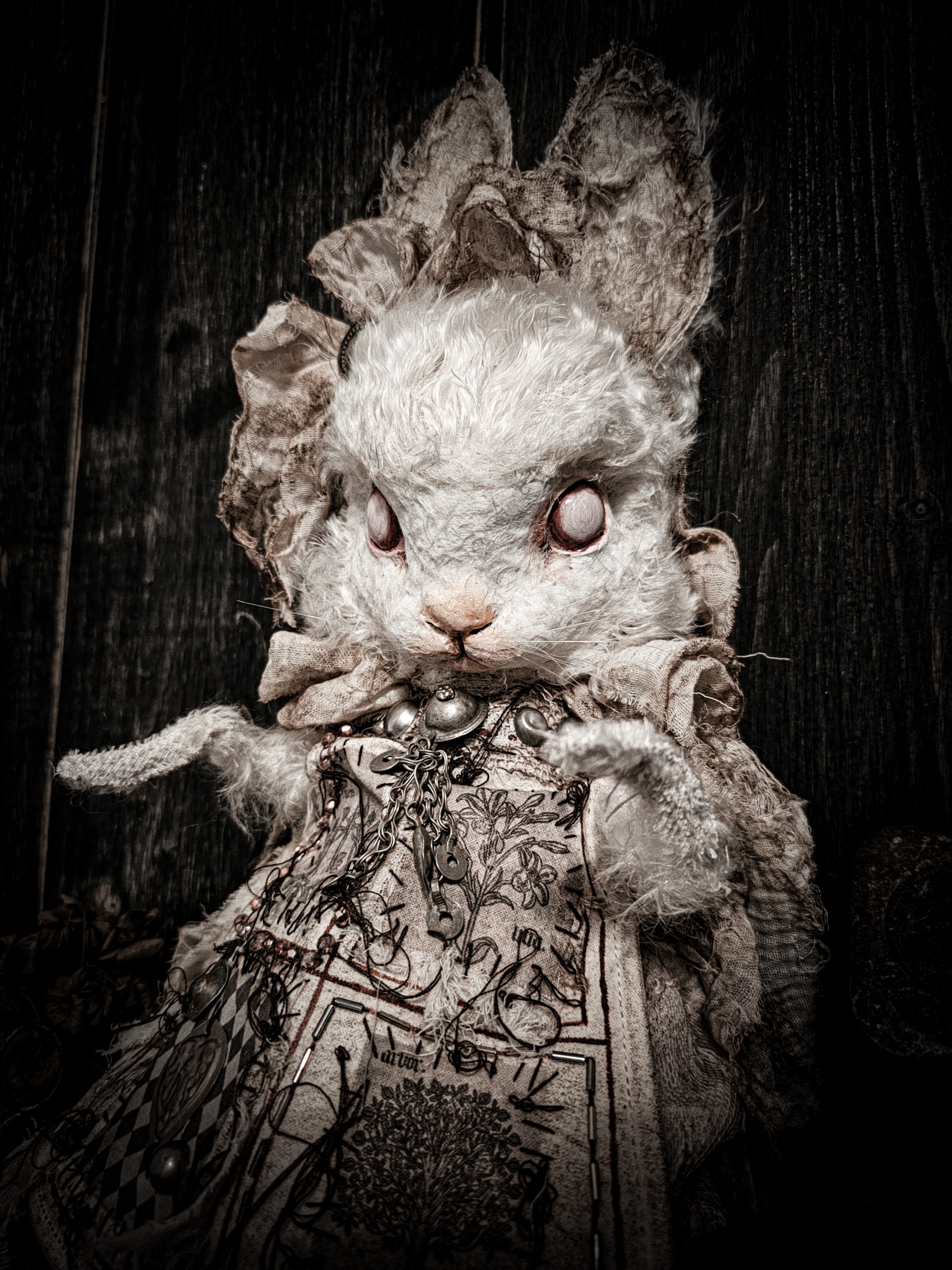 16.5" White Rabbit