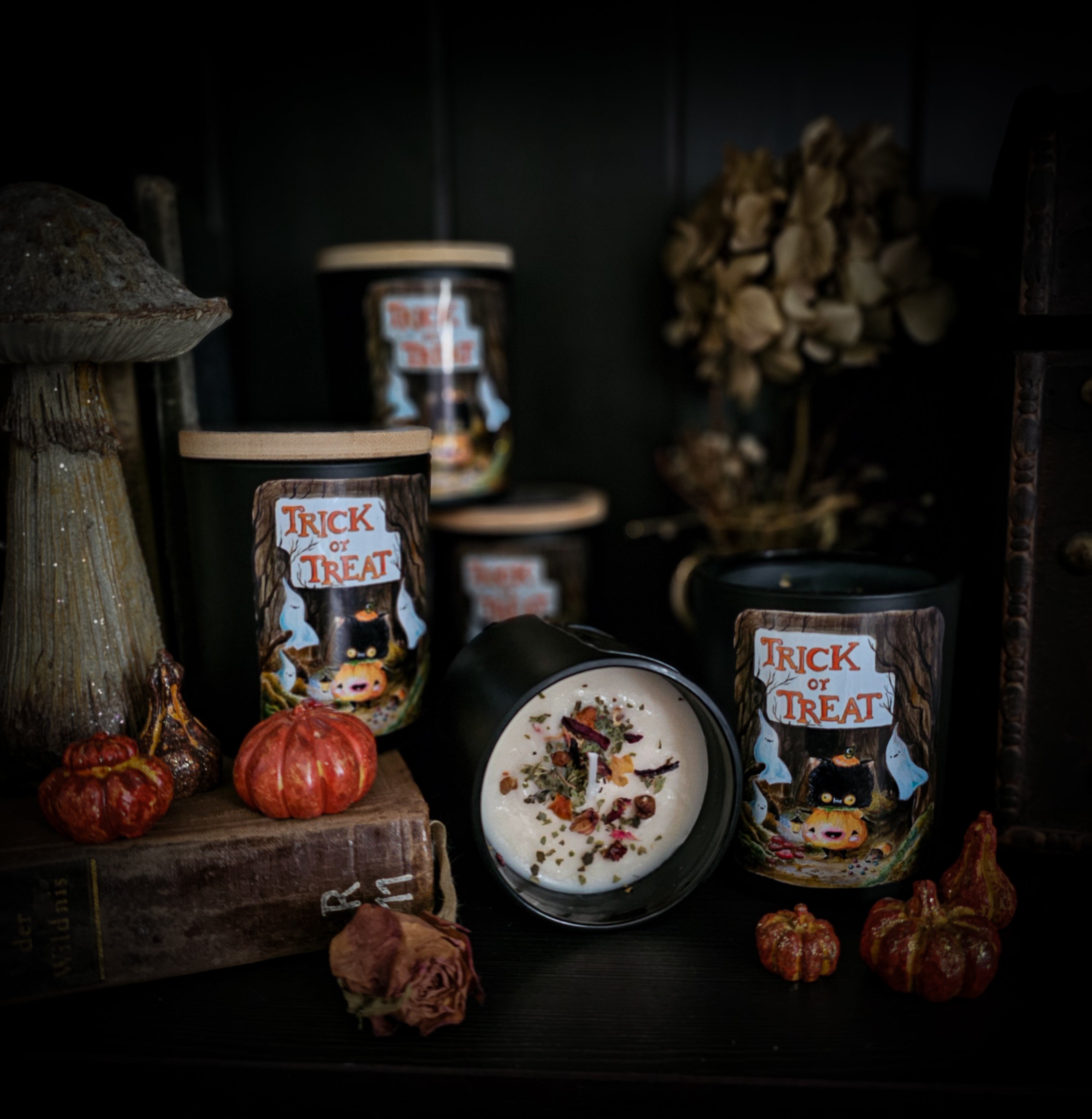'Trick or Treat' scented candle