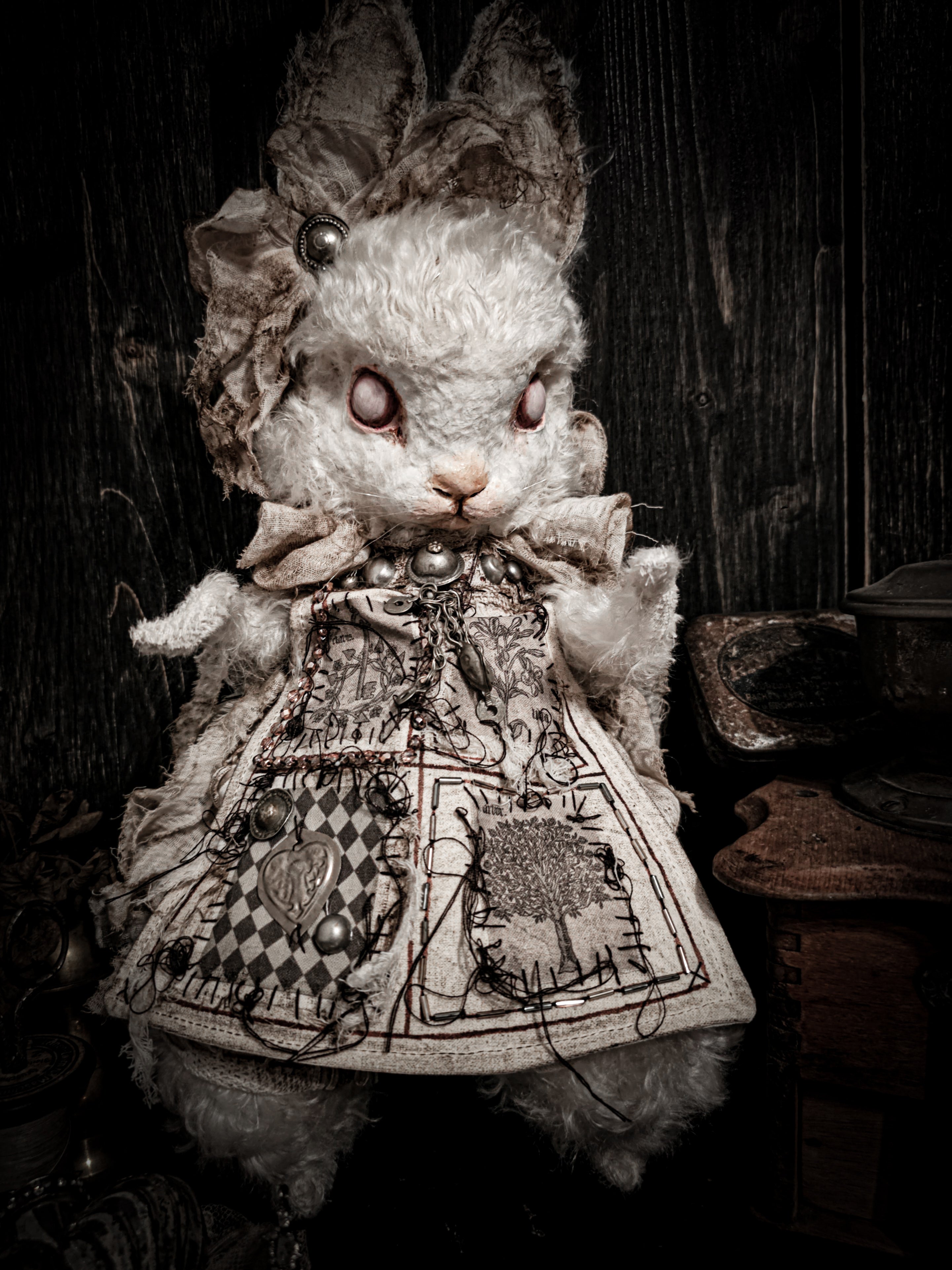 16.5" White Rabbit