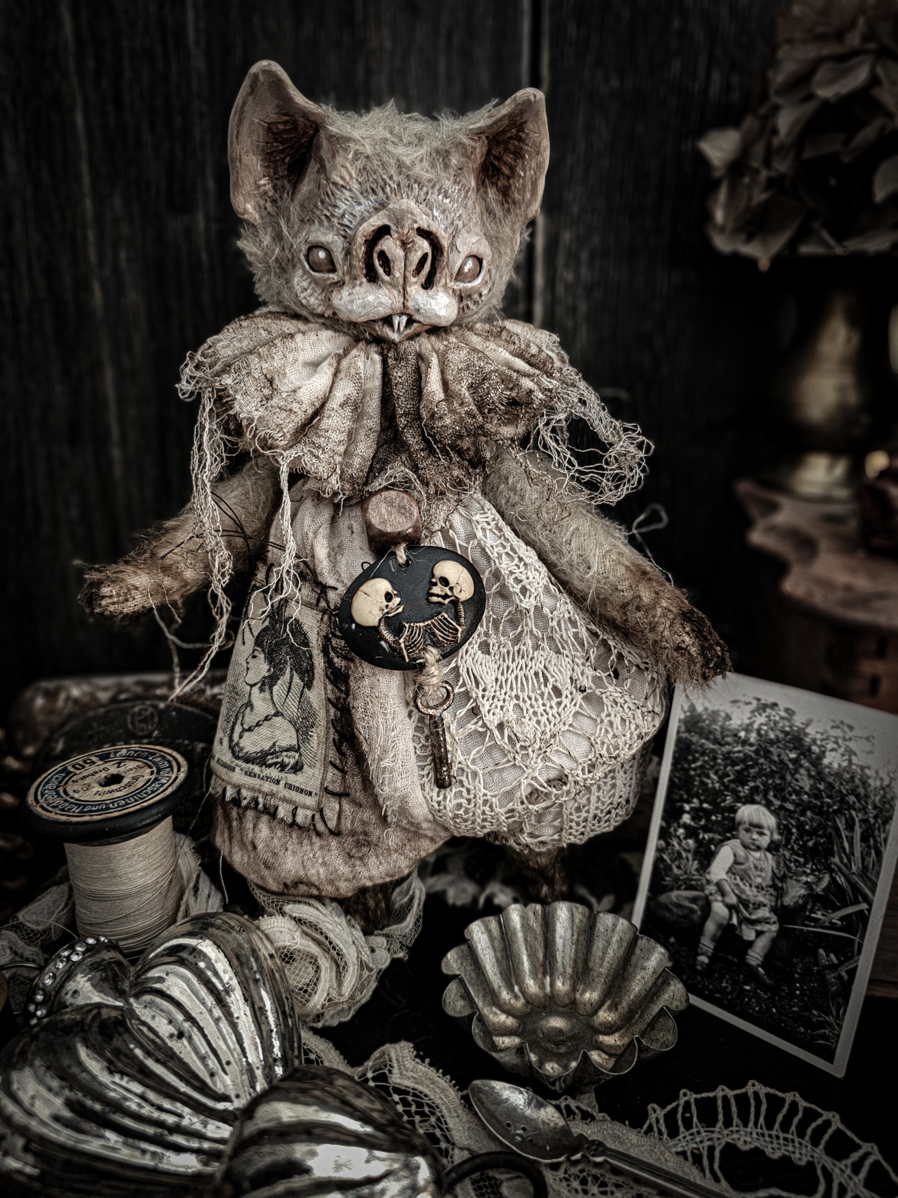 9" Antique Pale Bat