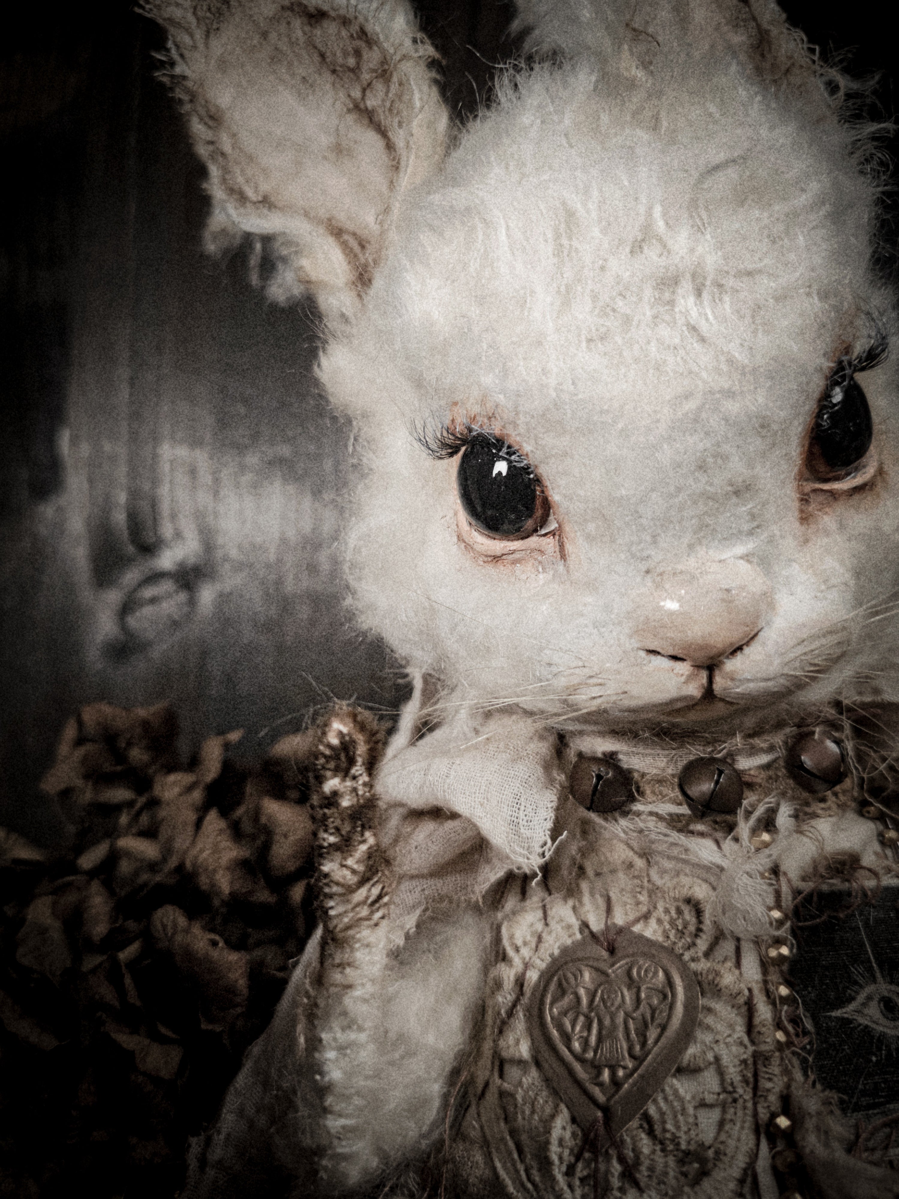 17.3" White Rabbit