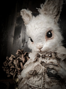 17.3" White Rabbit