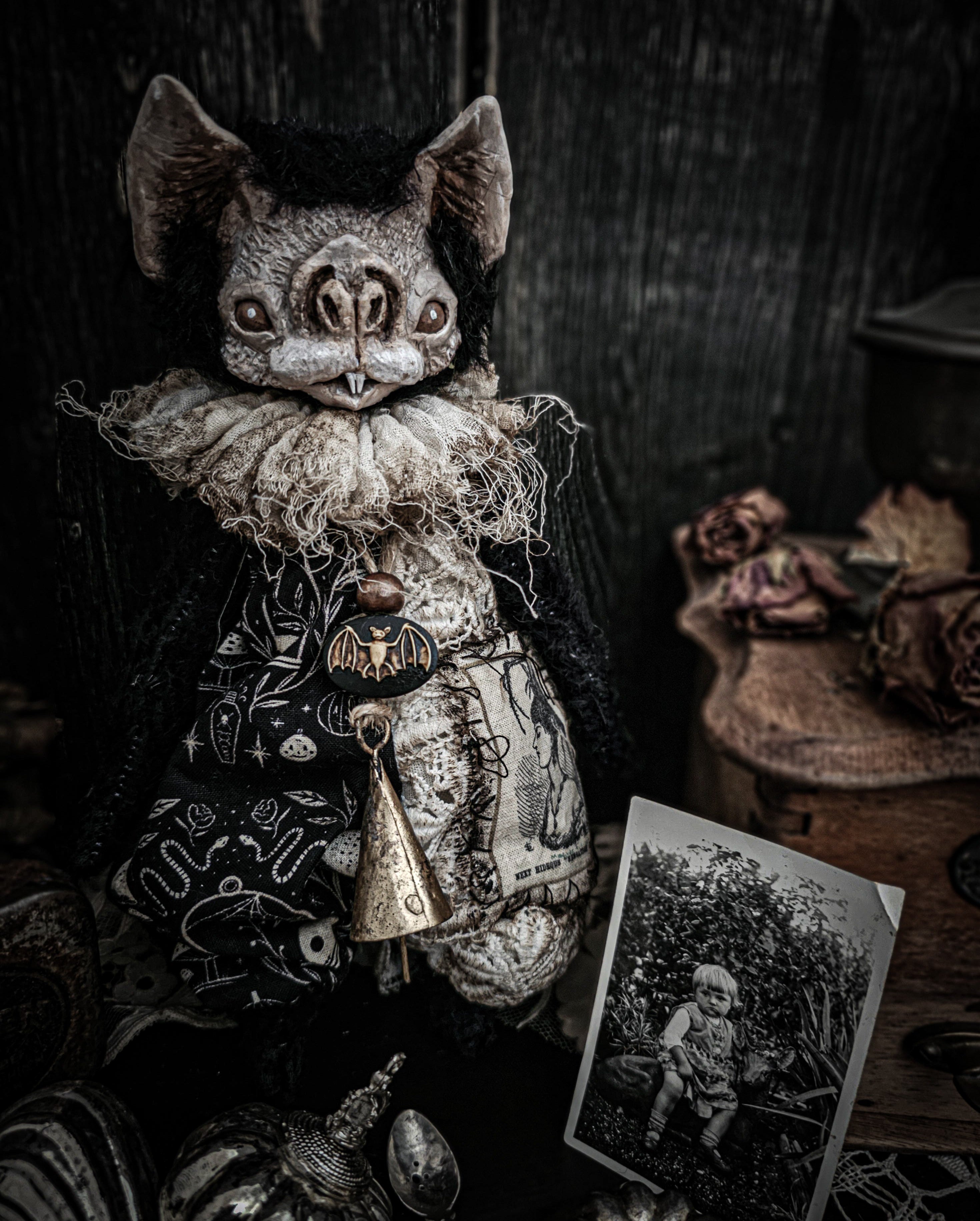 9" Black Bat