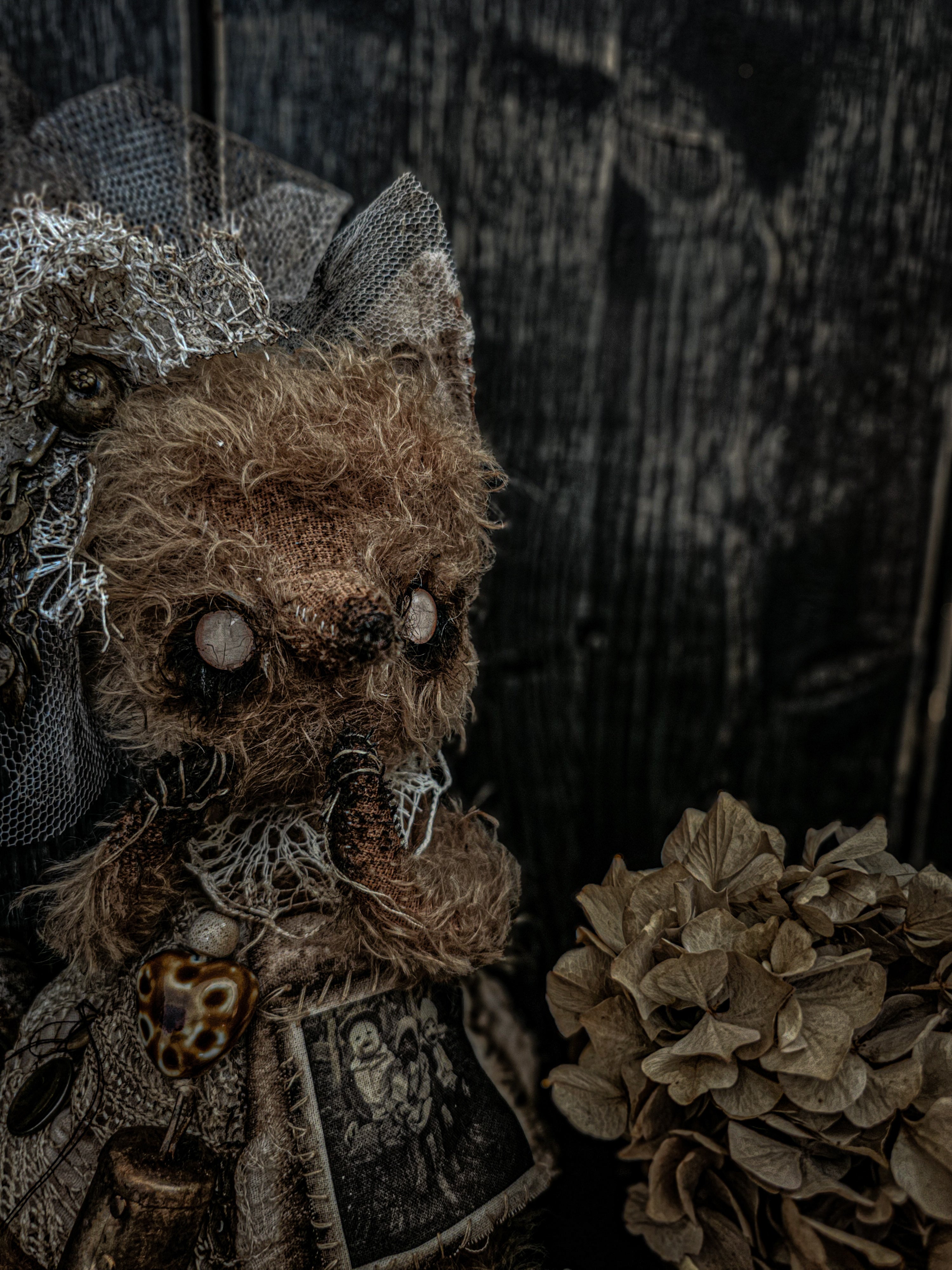14" Creepy Fox