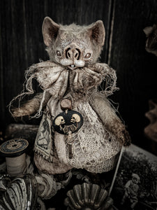 9" Antique Pale Bat