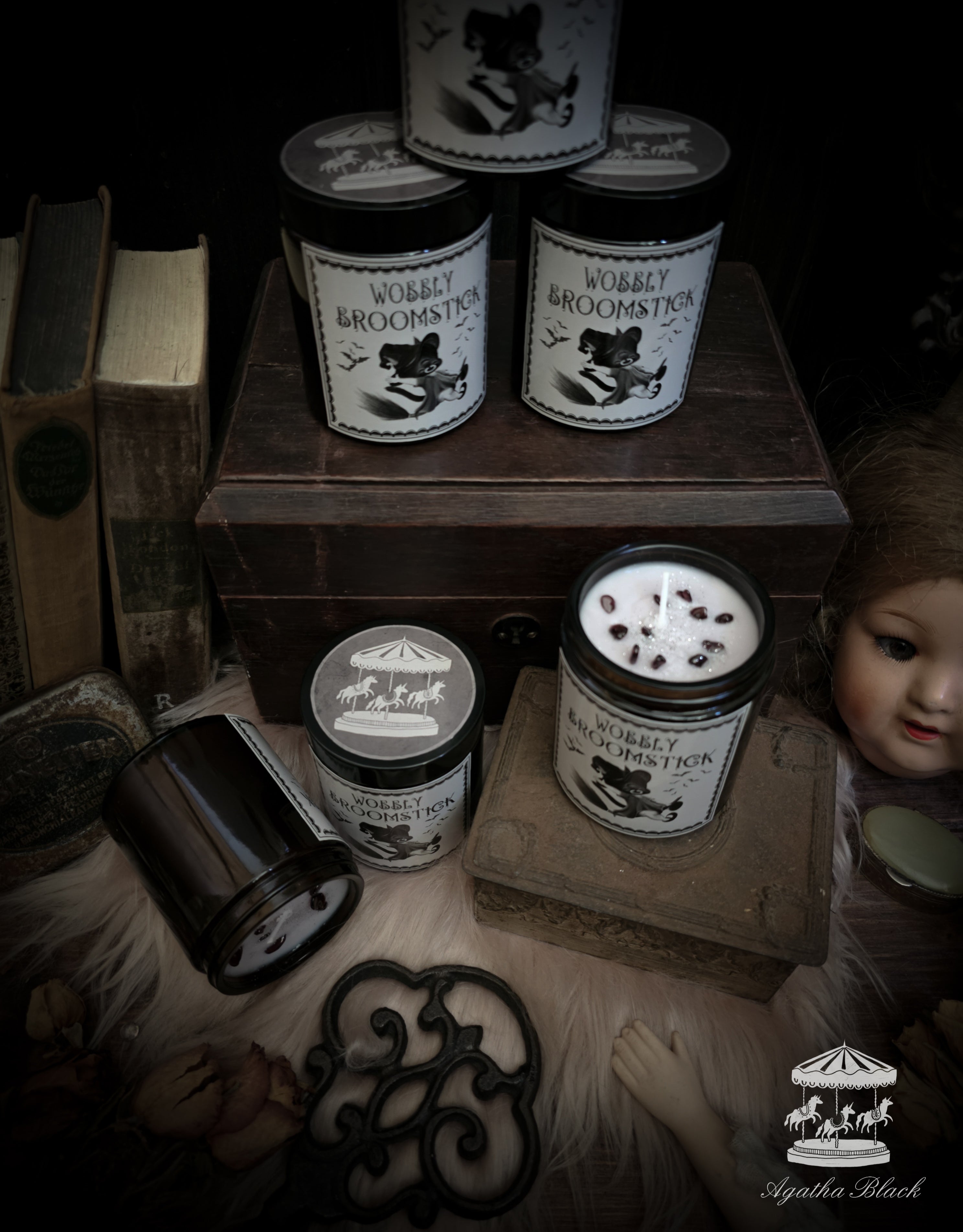 'Wobbly Broomstick' scented candle